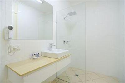 фото отеля Cairns Queenslander Apartments