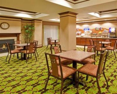 фото отеля Holiday Inn Express Yreka-Shasta Area