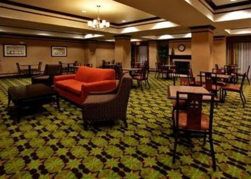 фото отеля Holiday Inn Express Yreka-Shasta Area