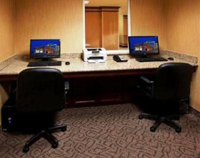 фото отеля Holiday Inn Express Yreka-Shasta Area