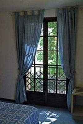 фото отеля Les Esparrus Hotel Villecroze