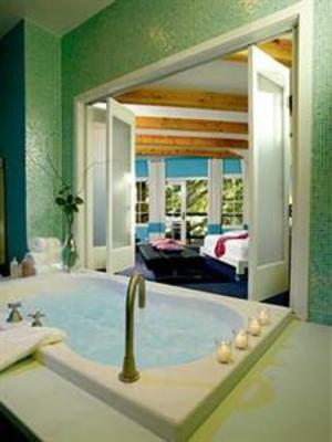 фото отеля Wine & Roses Hotel, Restaurant & Spa