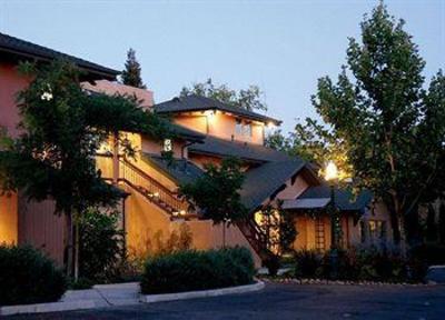 фото отеля Wine & Roses Hotel, Restaurant & Spa