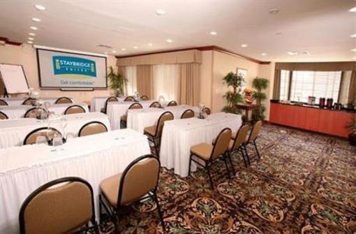 фото отеля Staybridge Suites Toronto
