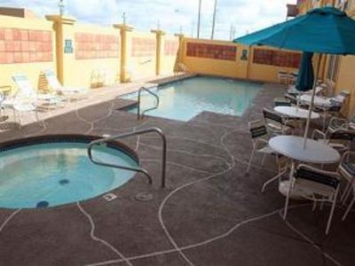 фото отеля La Quinta Inn and Suites Laredo