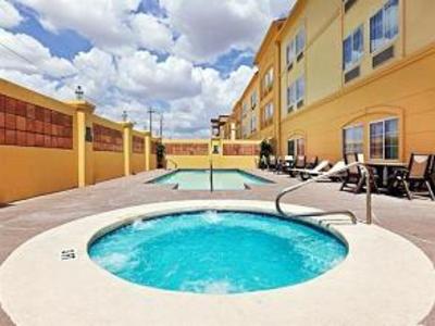 фото отеля La Quinta Inn and Suites Laredo