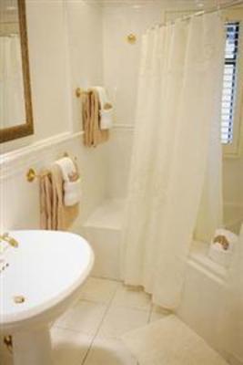 фото отеля Coachman's Inn Carmel By the Sea