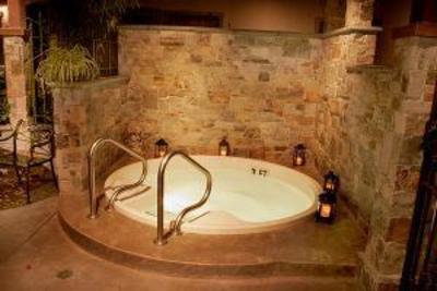 фото отеля Coachman's Inn Carmel By the Sea