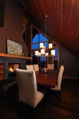 фото отеля Rundle Cliffs Lodge Canmore