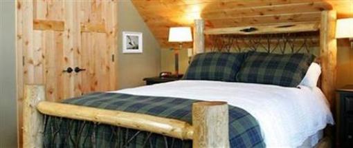 фото отеля Rundle Cliffs Lodge Canmore