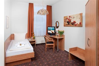 фото отеля Hotel Maximilian Weil am Rhein