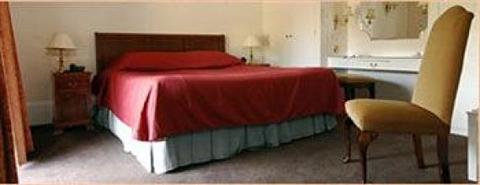 фото отеля French Horn Hotel Sonning