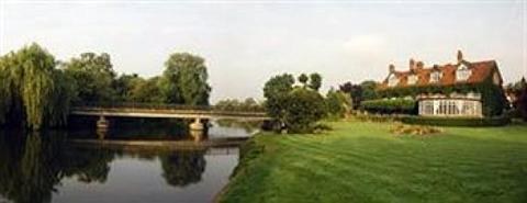 фото отеля French Horn Hotel Sonning