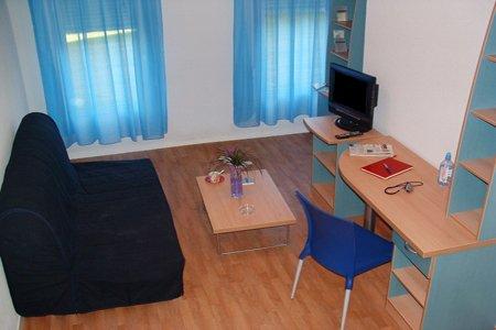 фото отеля Sejours & Affaires Clairmarais - Reims