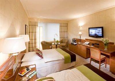 фото отеля Hotel Nikko Dusseldorf