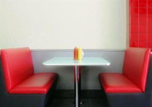 фото отеля Northshorebude Backpackers Hotel
