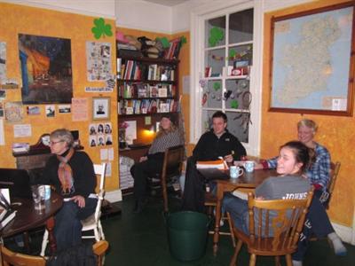 фото отеля Arnie's Backpackers