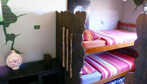 фото отеля Monkey Bay Backpackers