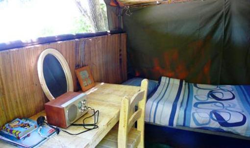 фото отеля Monkey Bay Backpackers