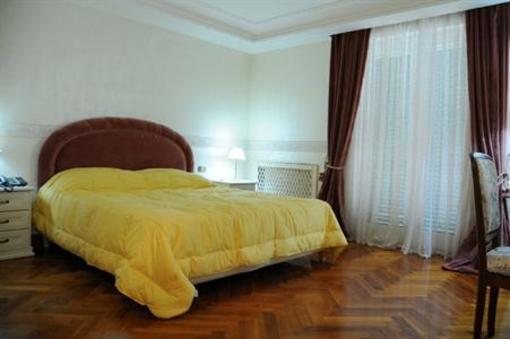 фото отеля Villa Laura Cisterna di Latina