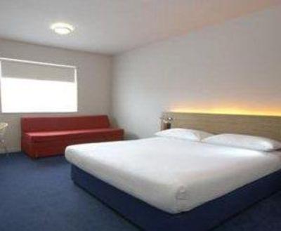 фото отеля Travelodge Porthmadog
