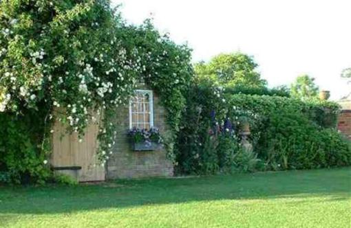 фото отеля Manor Farm Bed and Breakfast Malpas