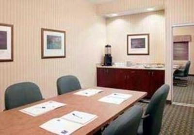 фото отеля Comfort Inn & Suites Red Deer