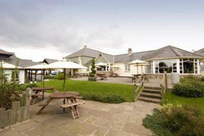 фото отеля Premier Inn Truro