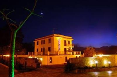 фото отеля Hotel Al Ritrovo