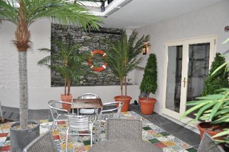 фото отеля QC's Seafood Restaurant Bar and Townhouse