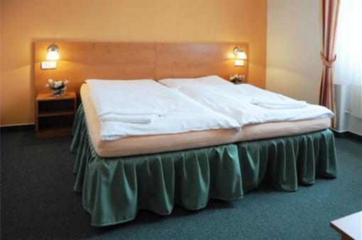 фото отеля Hotel Apollon Valtice
