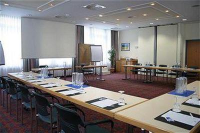 фото отеля Holiday Inn Frankfurt Airport Neu Isenburg