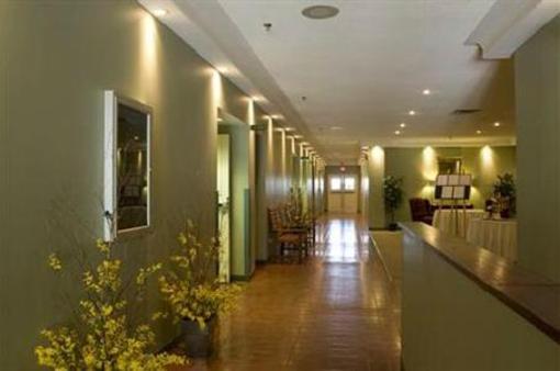 фото отеля St. Thomas University Summer Hotel