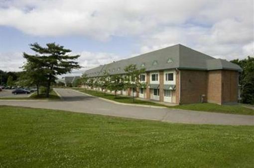 фото отеля St. Thomas University Summer Hotel