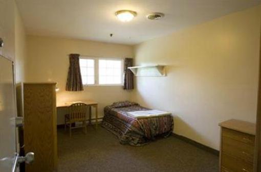 фото отеля St. Thomas University Summer Hotel