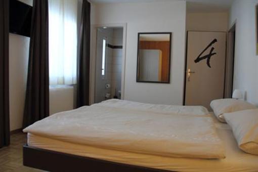 фото отеля Auberge de la Couronne