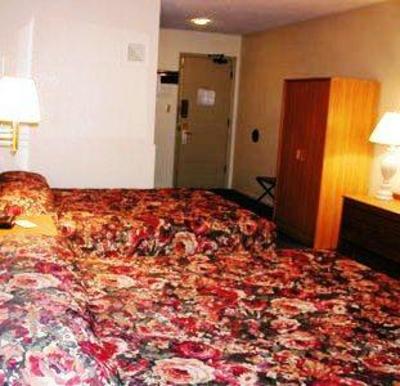 фото отеля Camelot Inn Higginsville