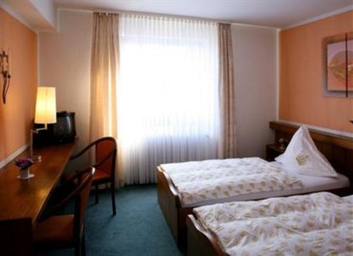 фото отеля Hotel Heidekranz Troisdorf