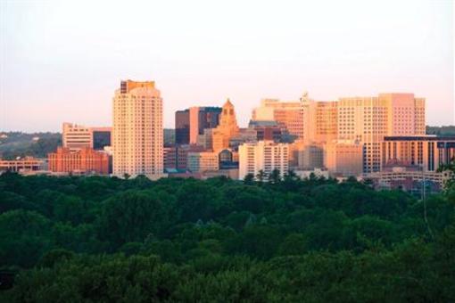 фото отеля Broadway Residences and Suites