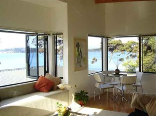 фото отеля Waters Edge Holiday Accommodation