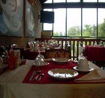 фото отеля Hotel Du Domaine De Champlong Villerest