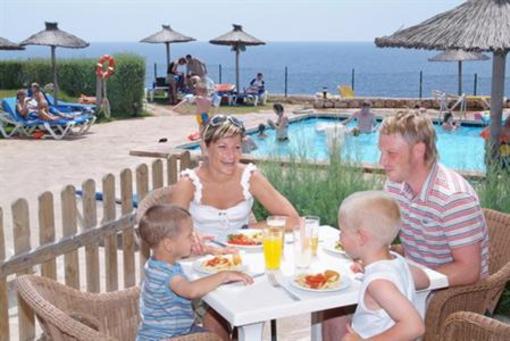 фото отеля Aparthotel Roc Las Rocas Santanyi