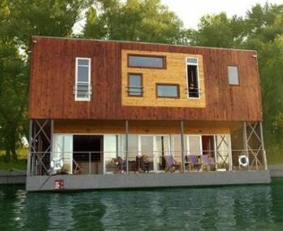 фото отеля ArkaBarka Floating Hostel