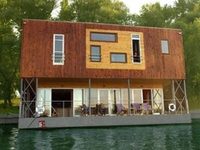 ArkaBarka Floating Hostel