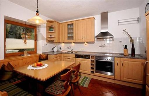 фото отеля Lebensquelle Krapfenhof Apartment Finkenberg