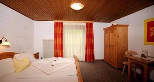 фото отеля Lebensquelle Krapfenhof Apartment Finkenberg