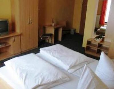 фото отеля Euroville Jugend Und Sporthotel Naumburg