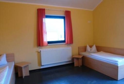 фото отеля Euroville Jugend Und Sporthotel Naumburg