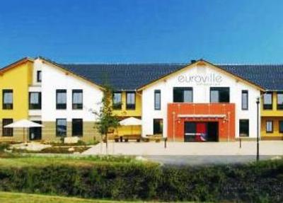 фото отеля Euroville Jugend Und Sporthotel Naumburg