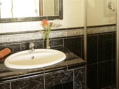 фото отеля Afro Chic Guest House Cape Town